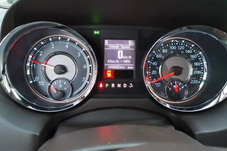 Used Chrysler Grand Voyager 2013 3.6L Luxury Edition Instrument Cluster