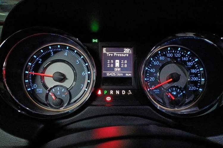 Used Chrysler Grand Voyager 2013 3.6L Luxury Edition Instrument Cluster