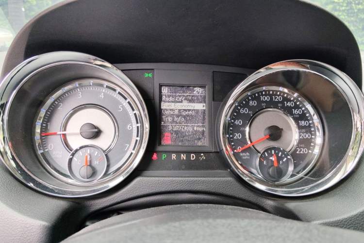 Used Chrysler Grand Voyager 2013 3.6L Luxury Edition Instrument Cluster