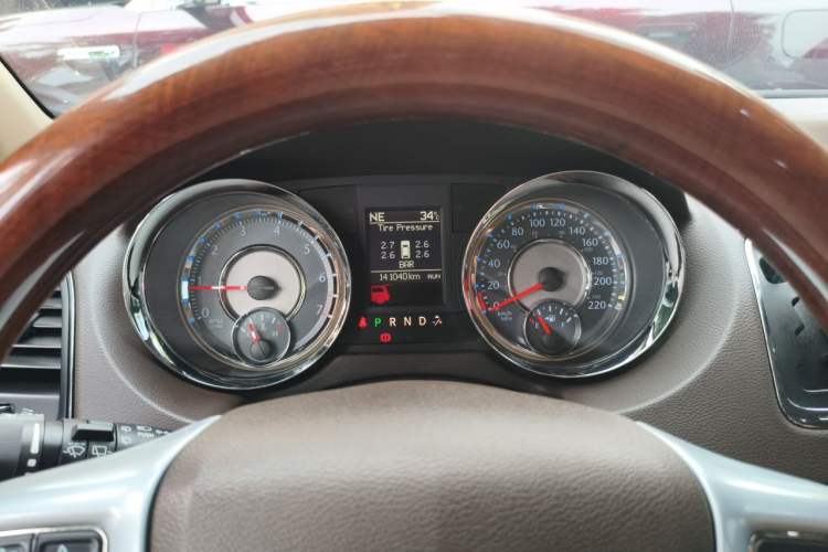 Used Chrysler Grand Voyager 2013 3.6L Luxury Edition Instrument Cluster