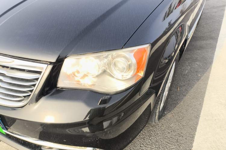 Used Chrysler Grand Voyager 2013 3.6L Luxury Edition Left Front Headlight