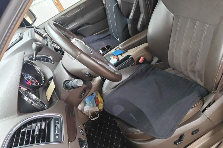 Used Chrysler Grand Voyager 2013 3.6L Luxury Edition Left Front Seat