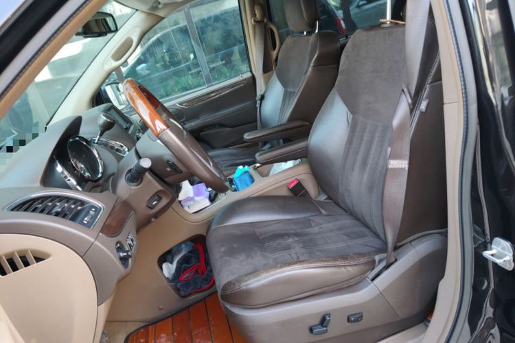 Used Chrysler Grand Voyager 2013 3.6L Luxury Edition Left Front Seat