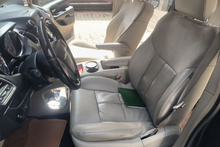 Used Chrysler Grand Voyager 2013 3.6L Luxury Edition Left Front Seat
