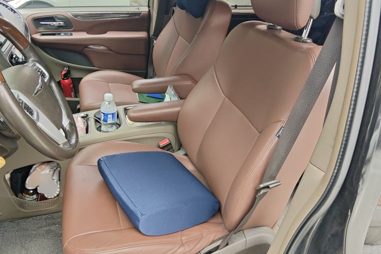 Used Chrysler Grand Voyager 2013 3.6L Luxury Edition Left Front Seat