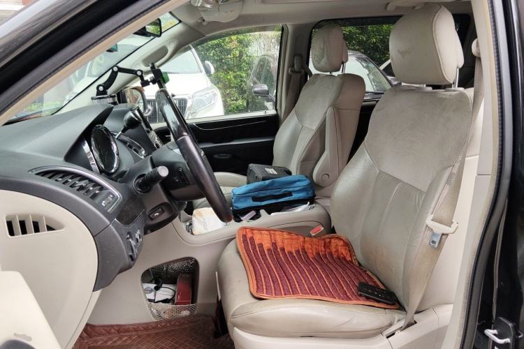 Used Chrysler Grand Voyager 2013 3.6L Luxury Edition Left Front Seat