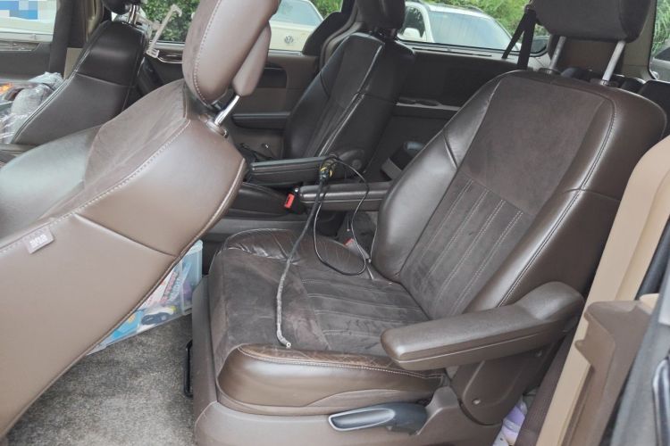 Used Chrysler Grand Voyager 2013 3.6L Luxury Edition Left Rear Seat