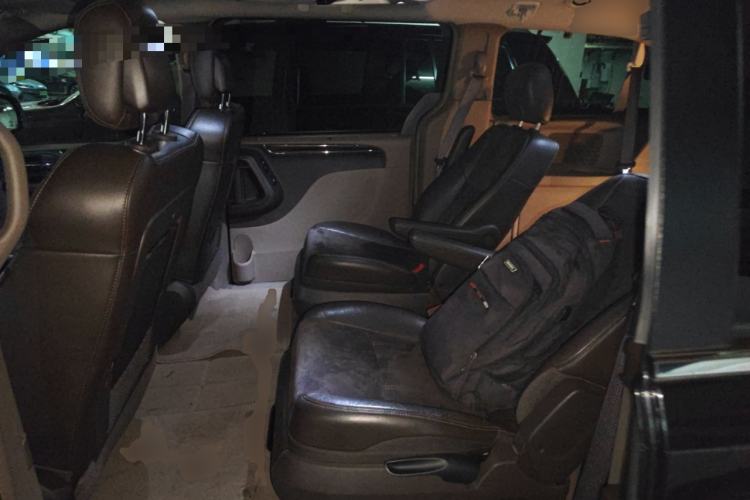 Used Chrysler Grand Voyager 2013 3.6L Luxury Edition Left Rear Seat