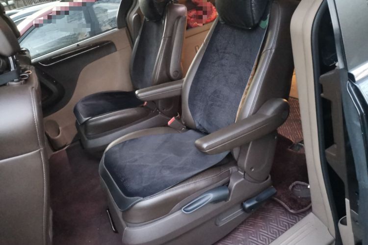Used Chrysler Grand Voyager 2013 3.6L Luxury Edition Left Rear Seat