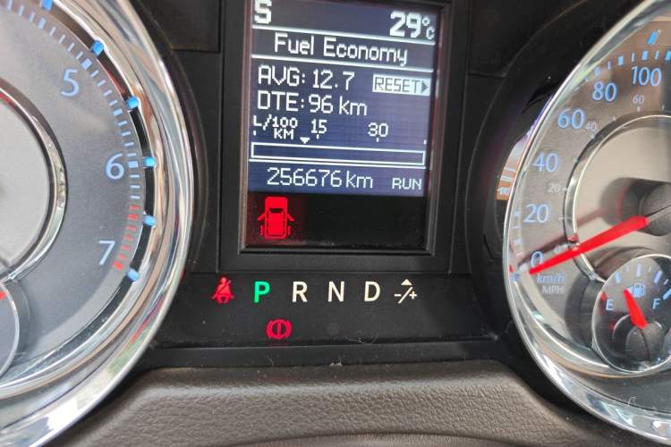 Used Chrysler Grand Voyager 2013 3.6L Luxury Edition Odometer Close Up