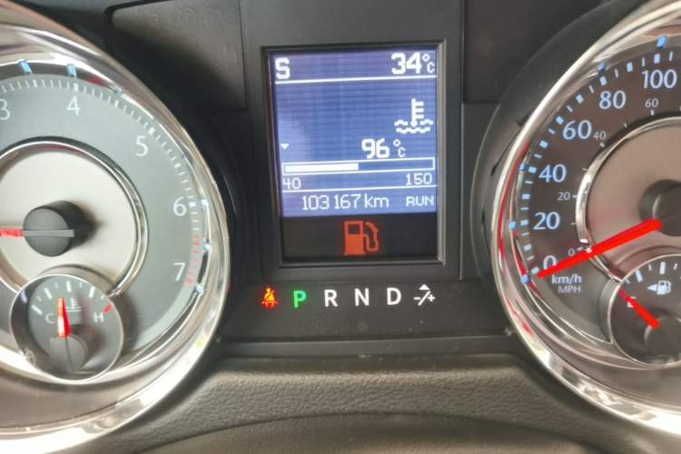 Used Chrysler Grand Voyager 2013 3.6L Luxury Edition Odometer Close Up