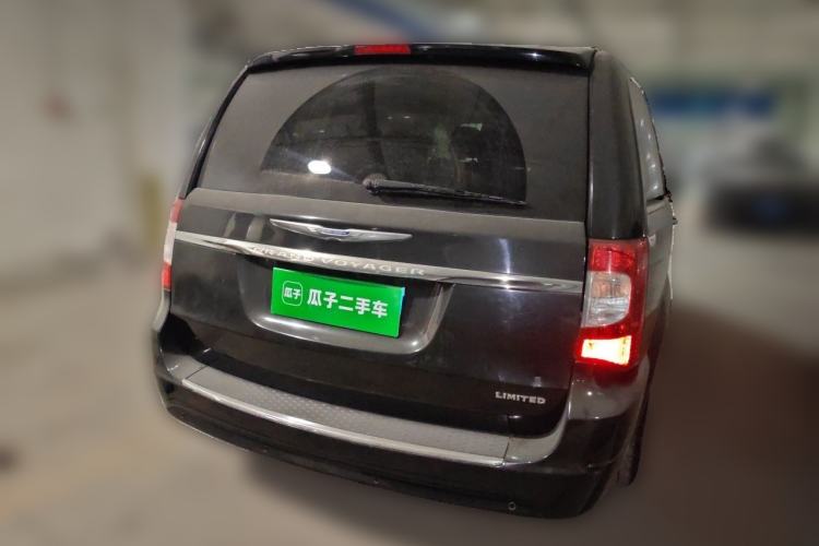 Used Chrysler Grand Voyager 2013 3.6L Luxury Edition Rear