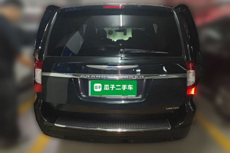 Used Chrysler Grand Voyager 2013 3.6L Luxury Edition Rear