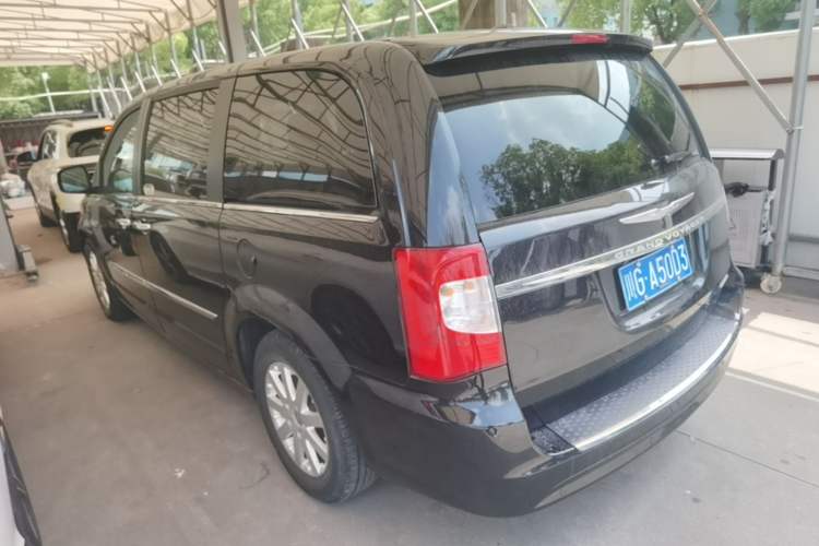 Used Chrysler Grand Voyager 2013 3.6L Luxury Edition Rear Left 45 Deg