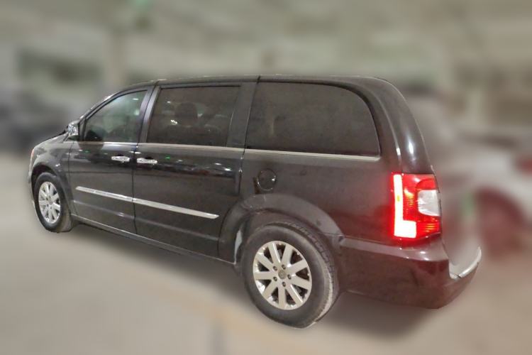 Used Chrysler Grand Voyager 2013 3.6L Luxury Edition Rear Left 45 Deg