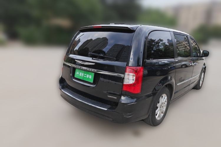 Used Chrysler Grand Voyager 2013 3.6L Luxury Edition Rear Right 45 Deg