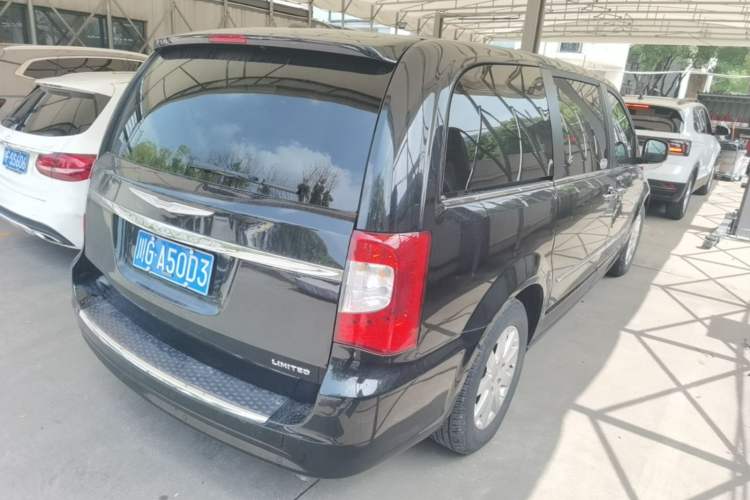 Used Chrysler Grand Voyager 2013 3.6L Luxury Edition Rear Right 45 Deg