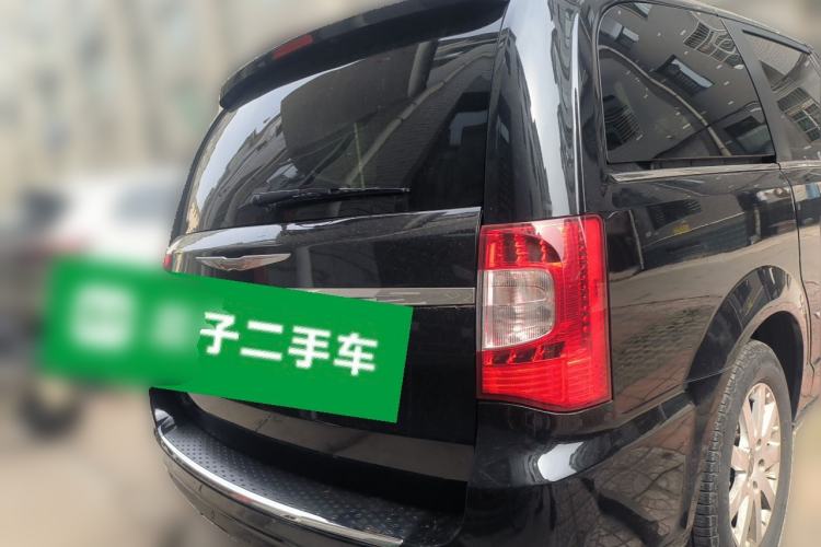 Used Chrysler Grand Voyager 2013 3.6L Luxury Edition Rear Right 45 Deg