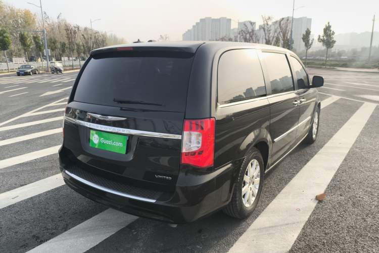 Used Chrysler Grand Voyager 2013 3.6L Luxury Edition Rear Right 45 Deg