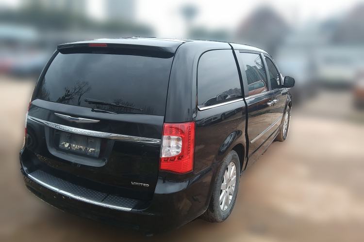 Used Chrysler Grand Voyager 2013 3.6L Luxury Edition Rear Right 45 Deg