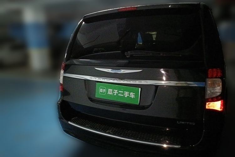 Used Chrysler Grand Voyager 2013 3.6L Luxury Edition Rear