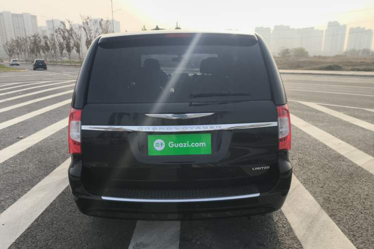 Used Chrysler Grand Voyager 2013 3.6L Luxury Edition Rear