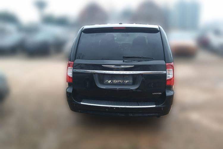 Used Chrysler Grand Voyager 2013 3.6L Luxury Edition Rear
