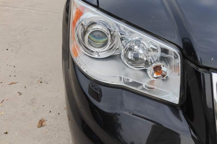Used Chrysler Grand Voyager 2013 3.6L Luxury Edition Right Front Headlight