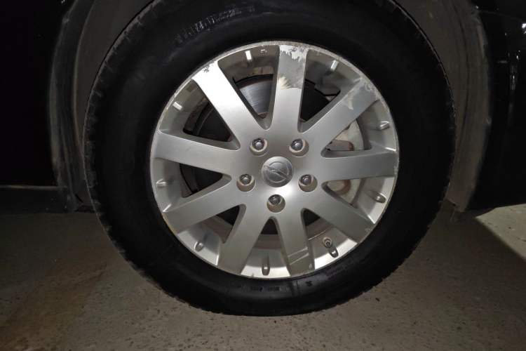 Used Chrysler Grand Voyager 2013 3.6L Luxury Edition Right Front Wheel Hub