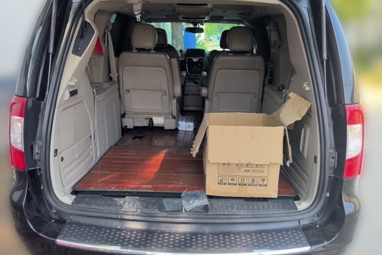 Used Chrysler Grand Voyager 2013 3.6L Luxury Edition Trunk