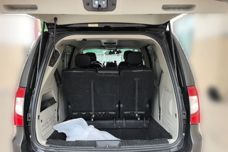 Used Chrysler Grand Voyager  Trunk