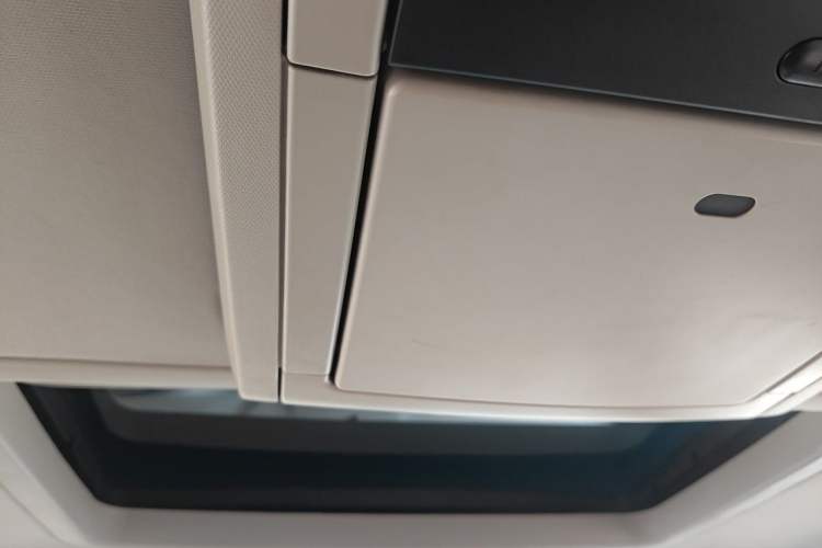 Used Chrysler Grand Voyager 2013 3.6L Luxury Edition Headliner