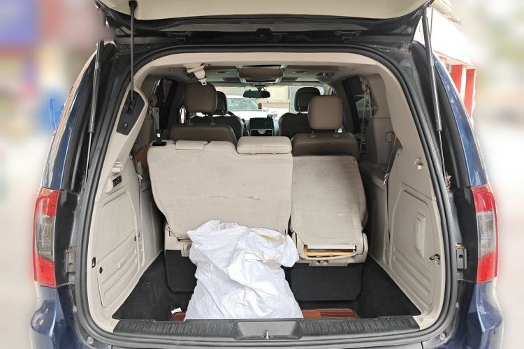 Used Chrysler Grand Voyager 2013 3.6L Luxury Edition Trunk