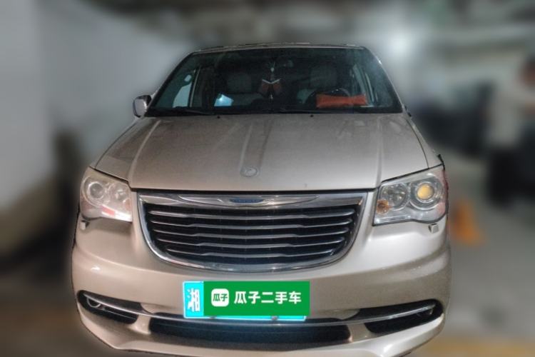 Used Chrysler Grand Voyager 2013 3.6L Luxury Edition Front