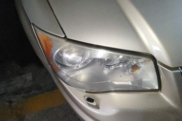 Used Chrysler Grand Voyager 2013 3.6L Luxury Edition Right Front Headlight