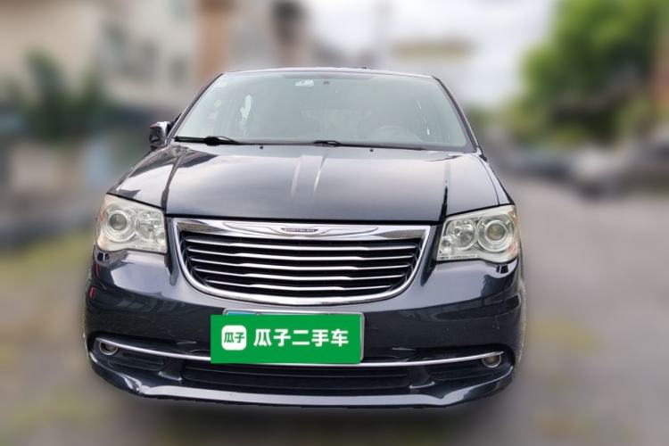 Used Chrysler Grand Voyager 2013 3.6L Luxury Edition Front