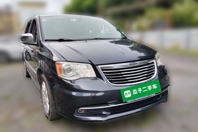 Used Chrysler Grand Voyager 2013 3.6L Luxury Edition Front Right 45 Deg