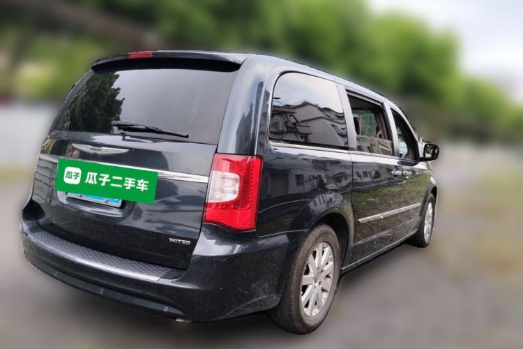 Used Chrysler Grand Voyager 2013 3.6L Luxury Edition Rear Right 45 Deg