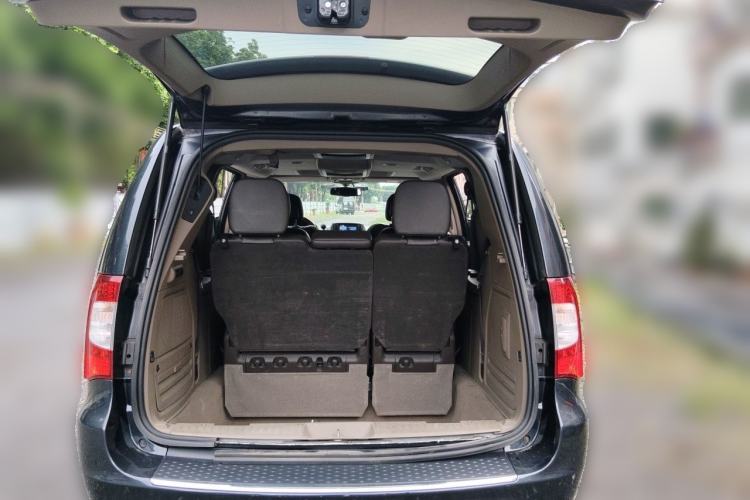 Used Chrysler Grand Voyager 2013 3.6L Luxury Edition Trunk