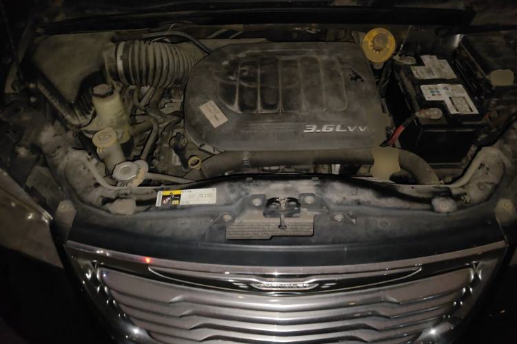 Used Chrysler Grand Voyager 2013 3.6L Luxury Edition Engine Bay