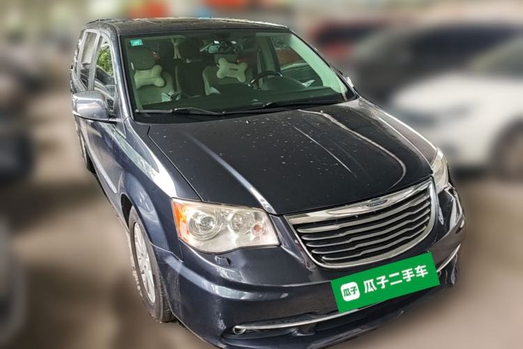 Used Chrysler Grand Voyager 2013 3.6L Luxury Edition Front Right 45 Deg