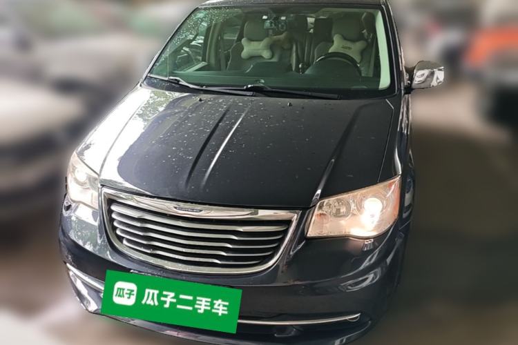 Used Chrysler Grand Voyager 2013 3.6L Luxury Edition Front