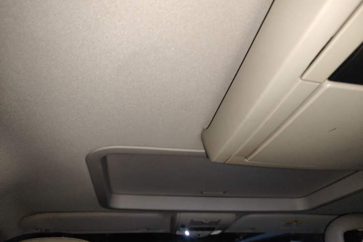 Used Chrysler Grand Voyager 2013 3.6L Luxury Edition Headliner