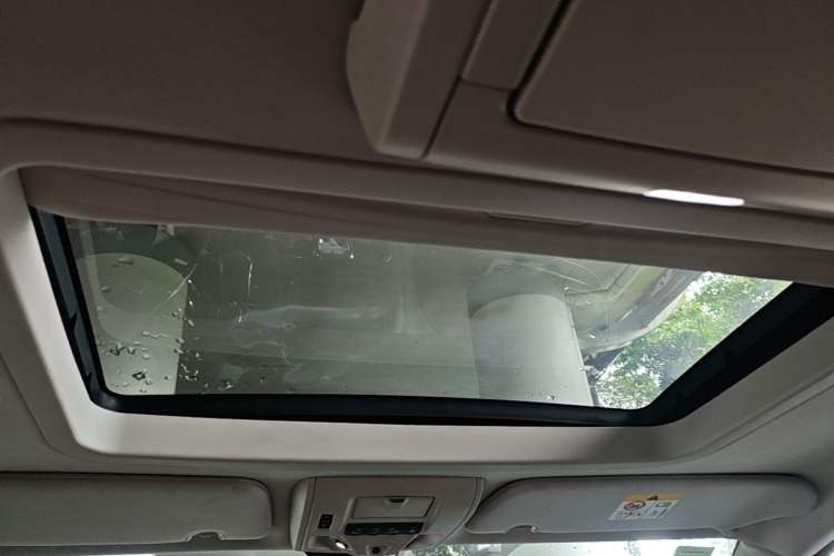Used Chrysler Grand Voyager 2013 3.6L Luxury Edition Headliner