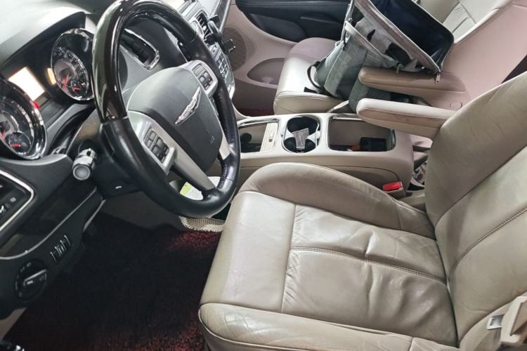 Used Chrysler Grand Voyager 2013 3.6L Luxury Edition Left Front Seat