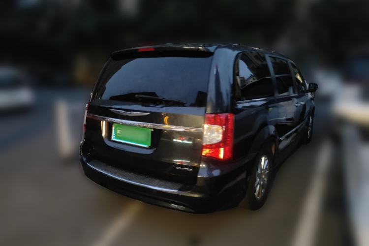Used Chrysler Grand Voyager 2013 3.6L Luxury Edition Rear Right 45 Deg