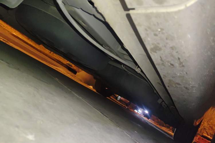 Used Chrysler Grand Voyager 2013 3.6L Luxury Edition Chassis Front Left