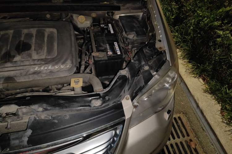 Used Chrysler Grand Voyager 2013 3.6L Luxury Edition Engine Bay Left