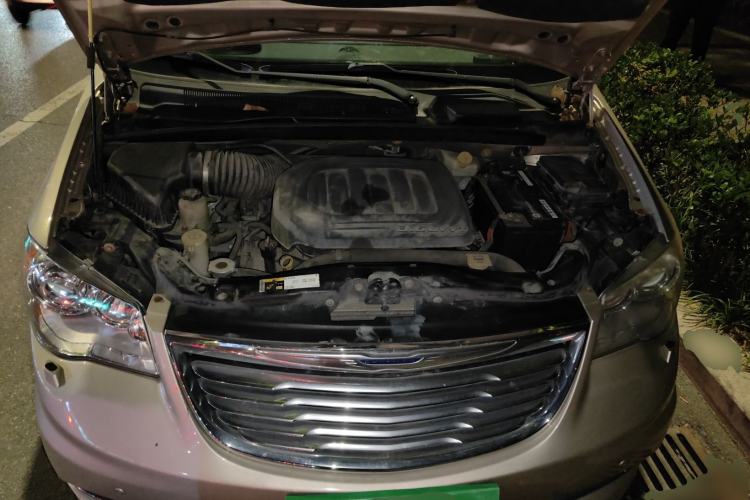 Used Chrysler Grand Voyager 2013 3.6L Luxury Edition Engine Bay