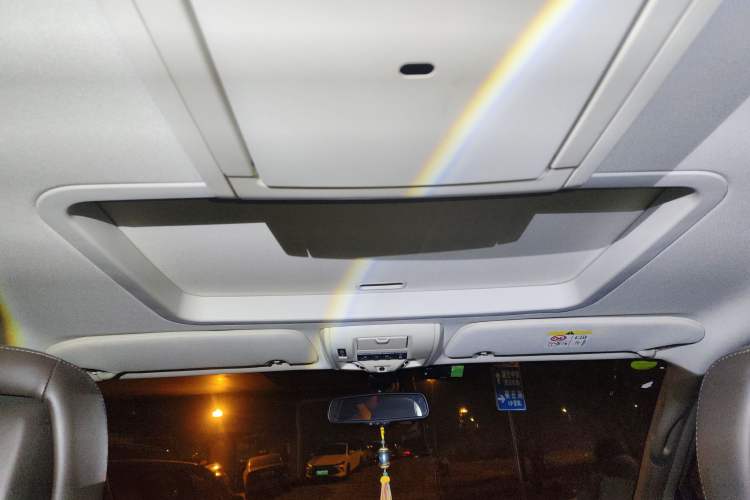 Used Chrysler Grand Voyager 2013 3.6L Luxury Edition Headliner